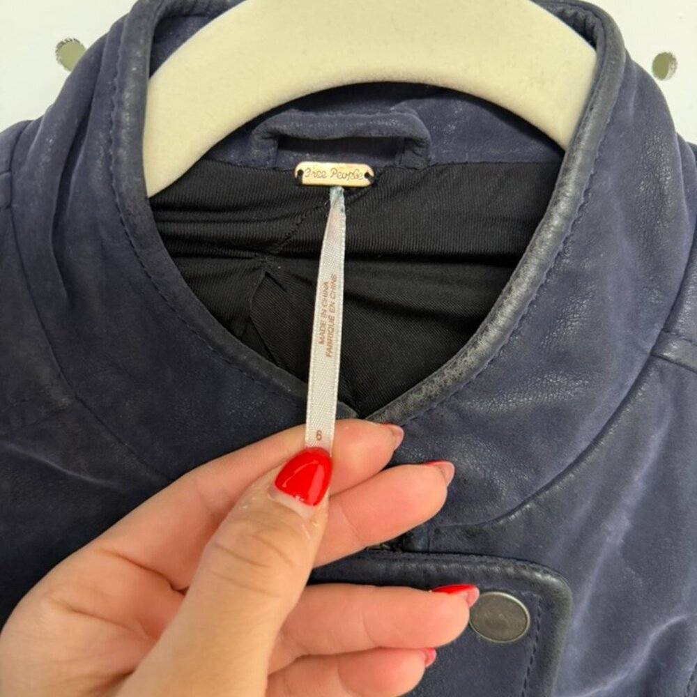 Free People Vegan Suede Moto Jacket Womens Size 6 Navy Bikercore Street Style FP - Picture 4 of 11